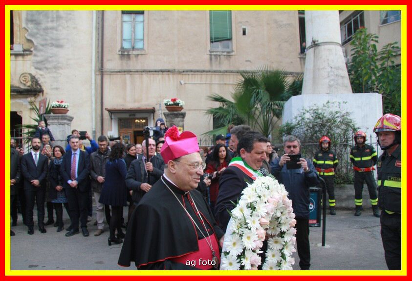 181208 Omaggio Floreale 075_tn.JPG